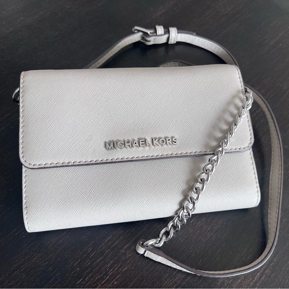 MICHAEL KORS GREY SAFFIANO LEATHER CHAIN BAG